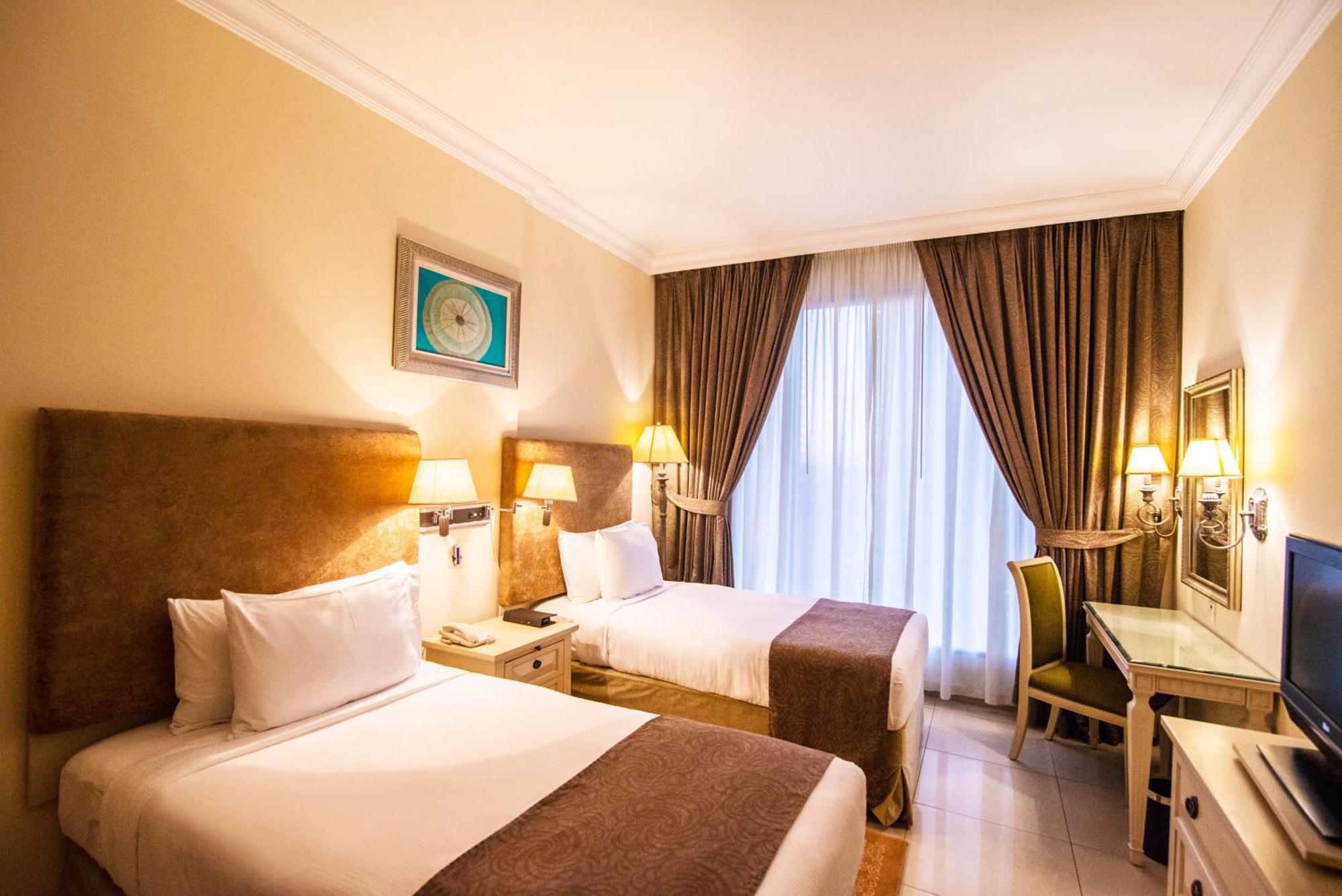 Mercure Dubai Barsha Heights Hotel Suites And Apartments Екстер'єр фото