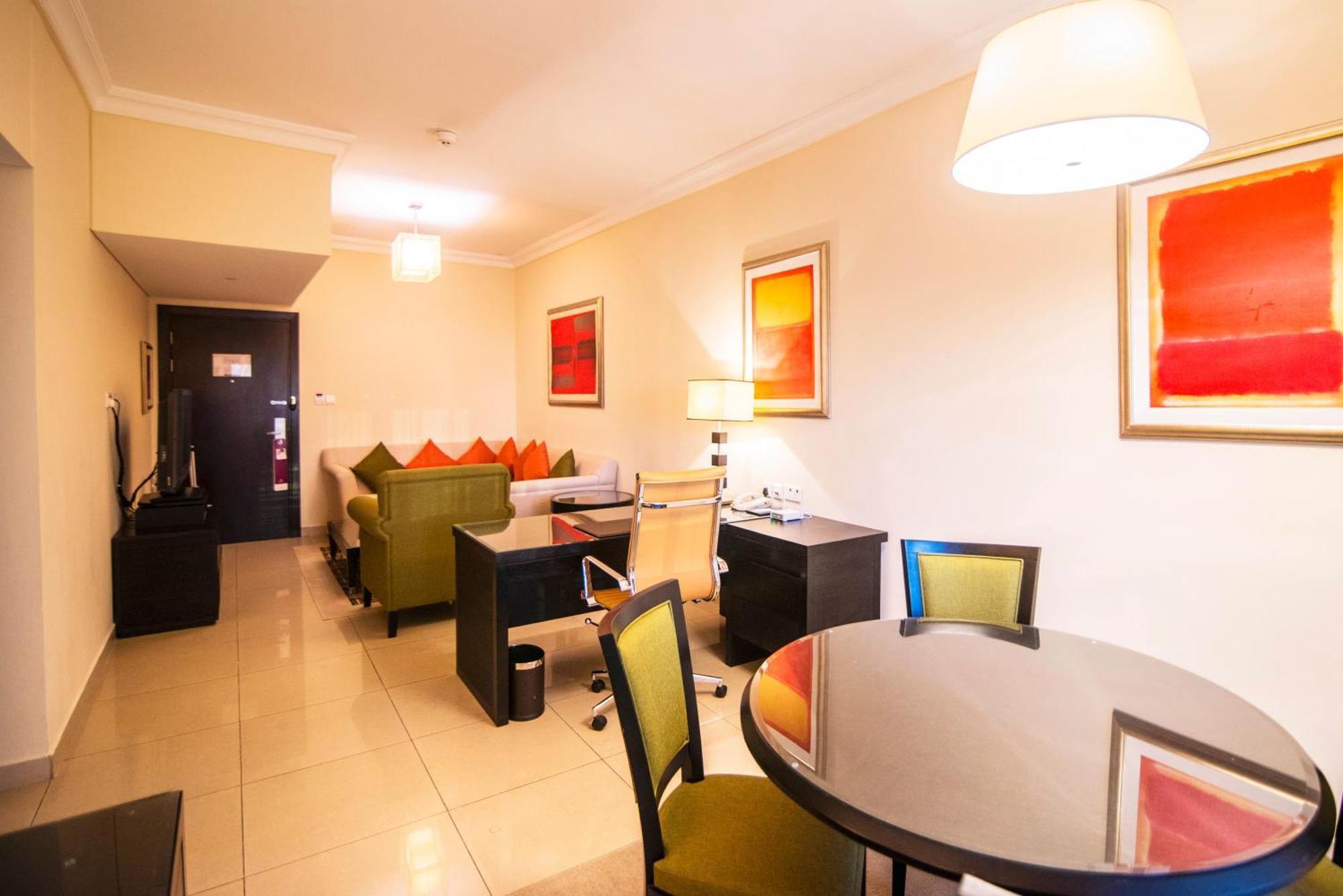 Mercure Dubai Barsha Heights Hotel Suites And Apartments Екстер'єр фото