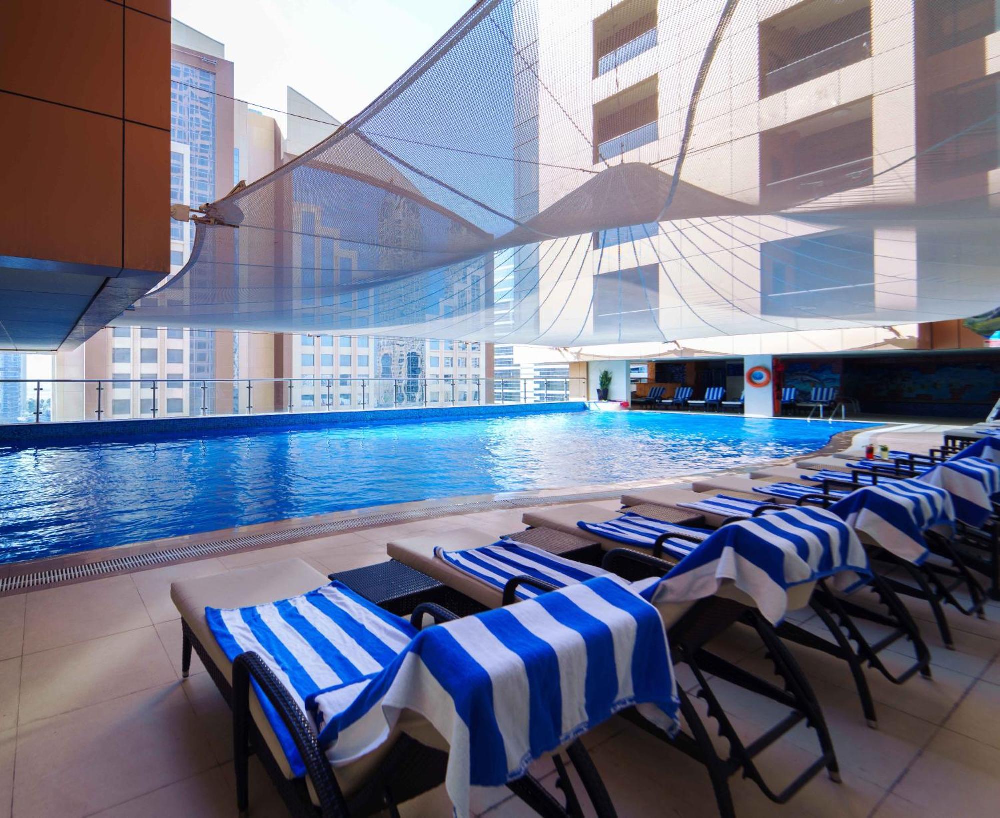Mercure Dubai Barsha Heights Hotel Suites And Apartments Екстер'єр фото