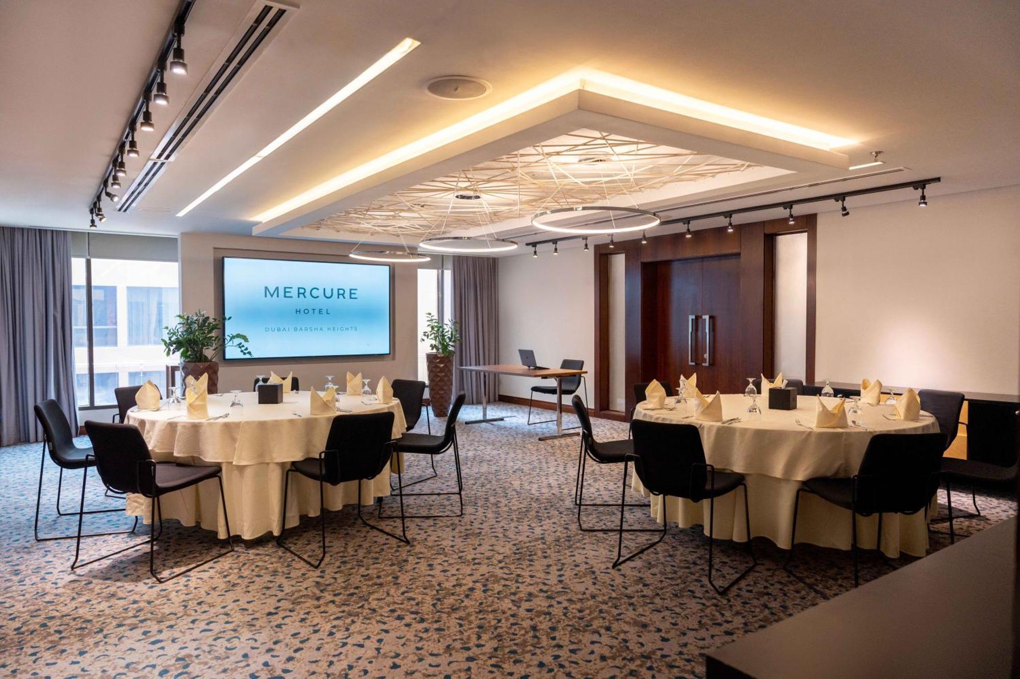 Mercure Dubai Barsha Heights Hotel Suites And Apartments Екстер'єр фото