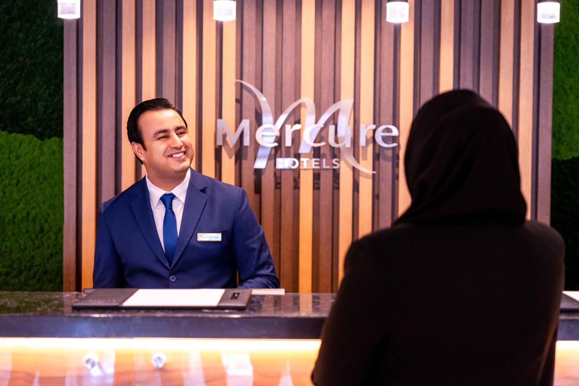 Mercure Dubai Barsha Heights Hotel Suites And Apartments Екстер'єр фото
