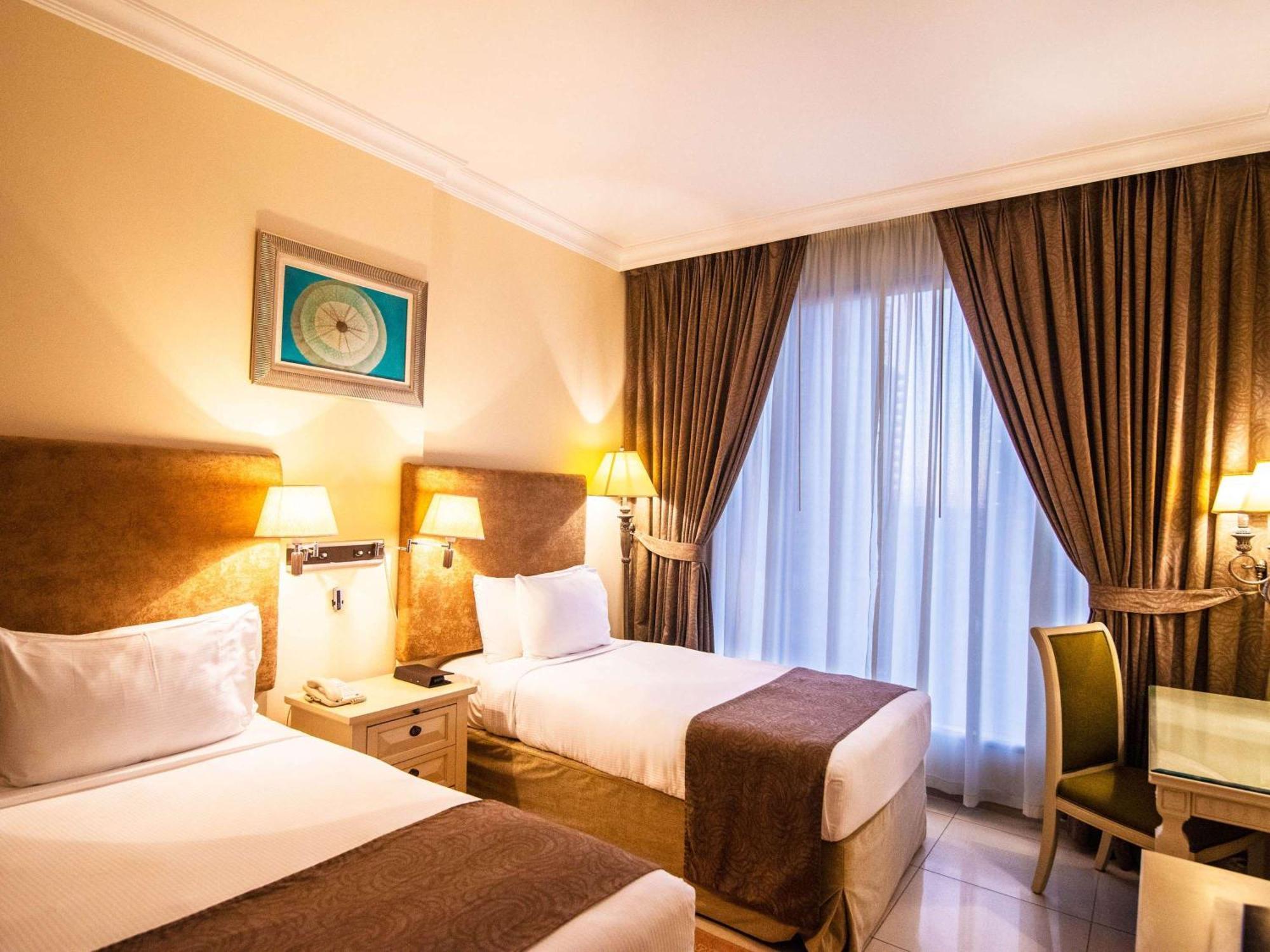Mercure Dubai Barsha Heights Hotel Suites And Apartments Екстер'єр фото